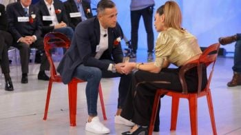 Uomini e Donne Trono Over, Ida e Riccardo: “Ma lo vogliamo mettere questo anello o no?”