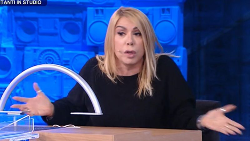 Amici: Anna Pettinelli abbandona lo studio, Gio Montana fuori dal serale