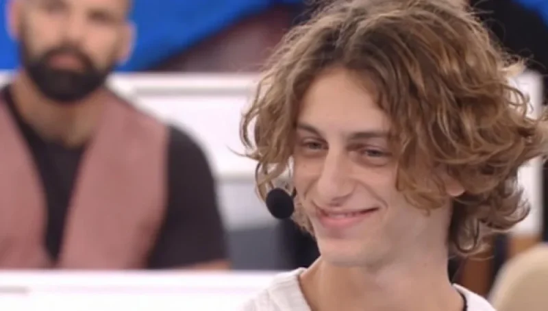 Amici 21, guanto per Albe: “La musica non è solo cazzeggio!”