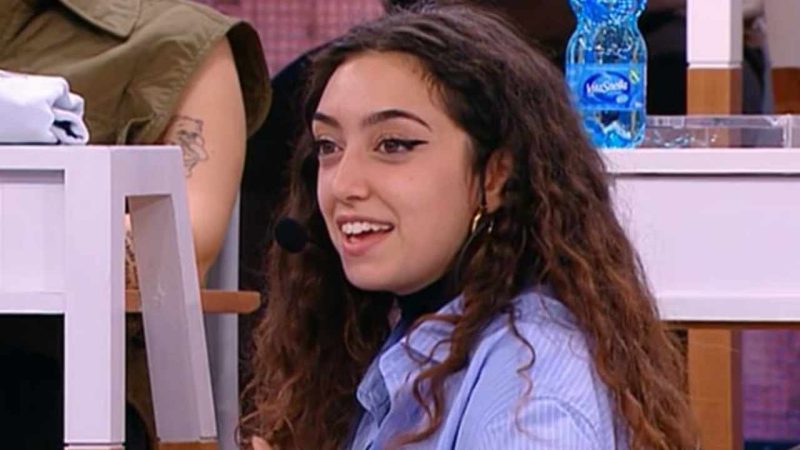 Amici 21, Sissi ha un crollo in casetta: “Mi vergogno”