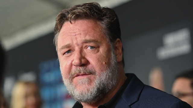 Russell Crowe stronca il Gladiatore, social in tilt: “Spazzatura assoluta”