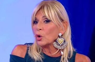 Uomini e Donne, ex cavaliere se lo lascia sfuggire: “Con Gemma ci sono stati momenti talmente intimi che…”