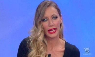 Uomini e Donne, Karina Cascella stronca Ida Platano: “Non so come fa dopo così poco tempo a…”