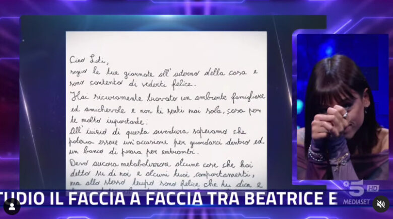 Grande Fratello, Letizia Petris in lacrime per il fidanzato: “Lui con questa lettera ha detto basta”