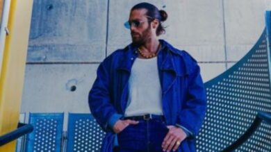 Can Yaman, bagno di folla a Barcellona: l’attore “assalito” dai Fan!