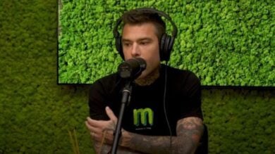 Fedez, l’attacco di Travaglio: “Ossessionato da Selvaggia Lucarelli”