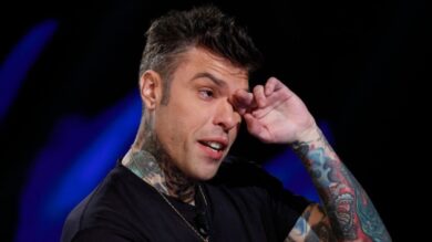 Fedez scoppia a piangere a Belve: “Con Chiara è finita”