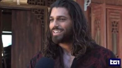 Video – Can Yaman, Sandokan appare al Tg1: le anticipazioni sulla fiction