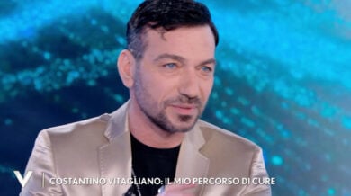 Uomini e Donne, Costantino Vitagliano e la lotta contro la malattia autoimmune