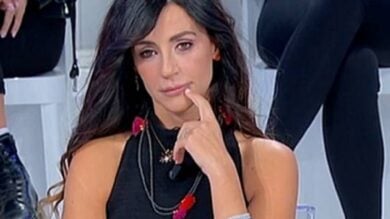 Uomini e Donne, Raffaella Mennoia retroscena del passato: “Sono stata vivisezionata con esami mortificanti”