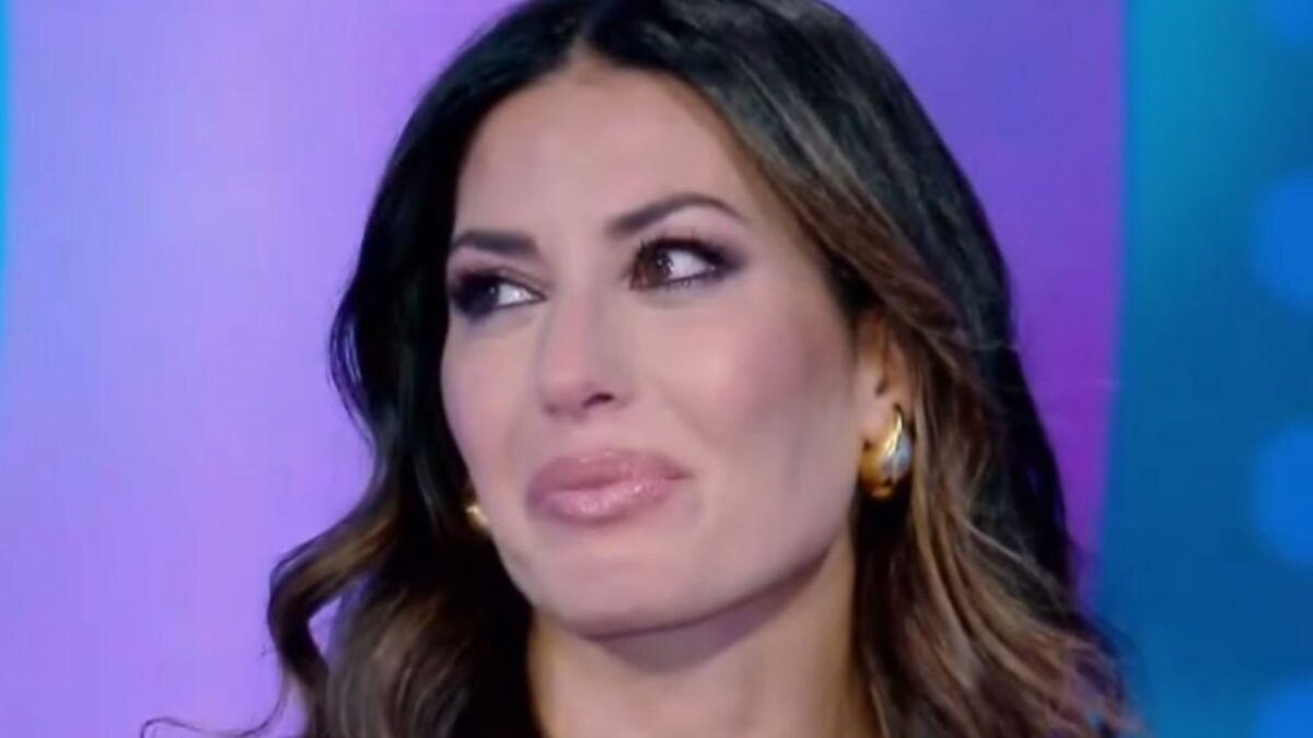 Elisabetta Gregoraci in lacrime: accompagna il figlio Nathan al collegio svizzero