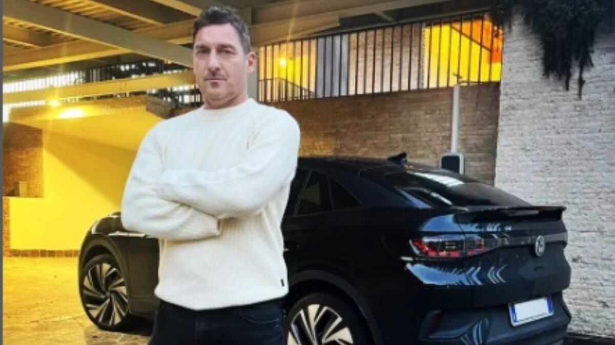 Francesco Totti festeggia 48 anni: la commovente lettera di Isabel