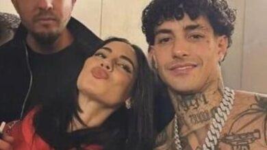 Giulia De Lellis, la foto del bacio con Tony Effe: “Cattivo ragazzo”